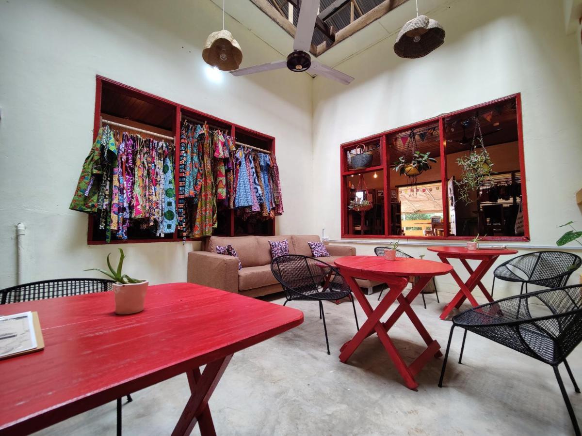 Tumi Hostel Kumasi Ngoại thất bức ảnh