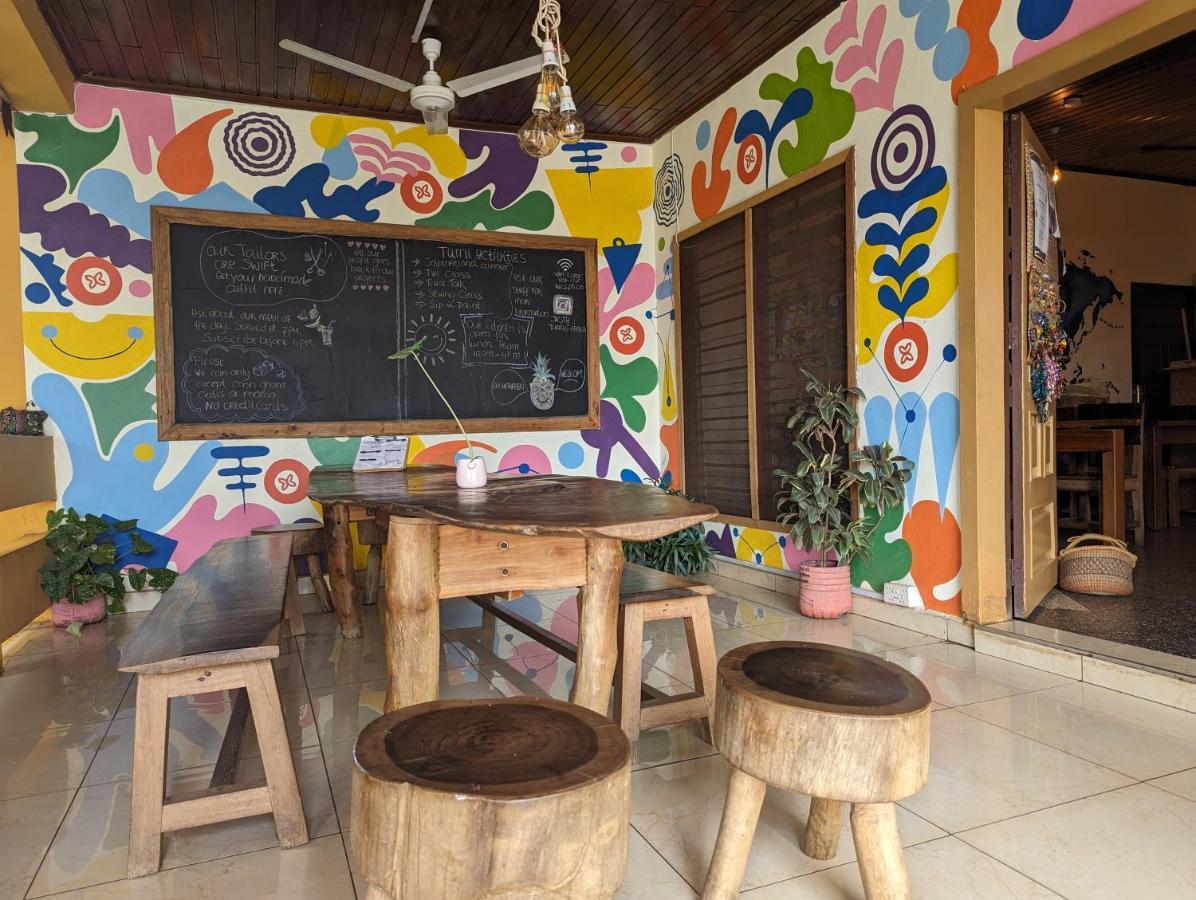 Tumi Hostel Kumasi Ngoại thất bức ảnh