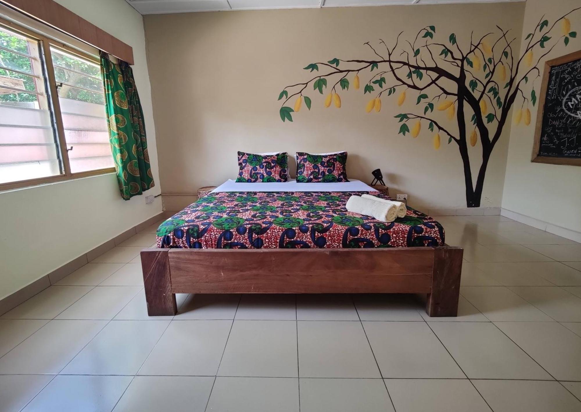 Tumi Hostel Kumasi Ngoại thất bức ảnh