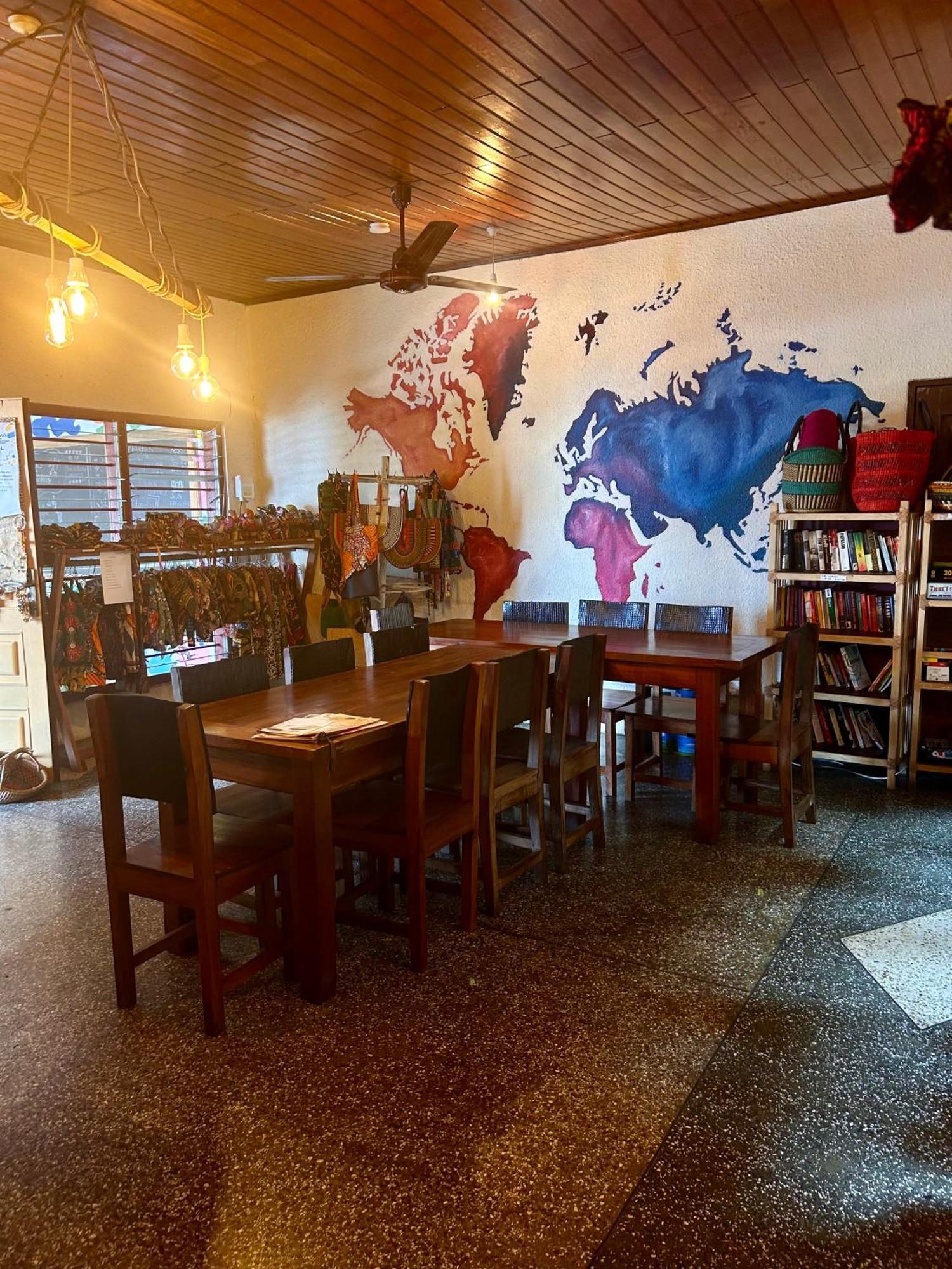 Tumi Hostel Kumasi Ngoại thất bức ảnh