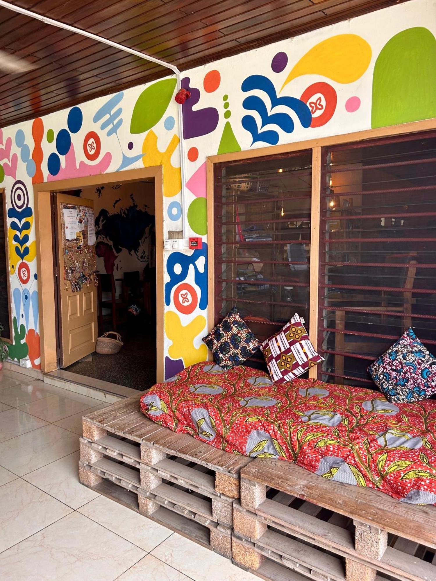Tumi Hostel Kumasi Ngoại thất bức ảnh