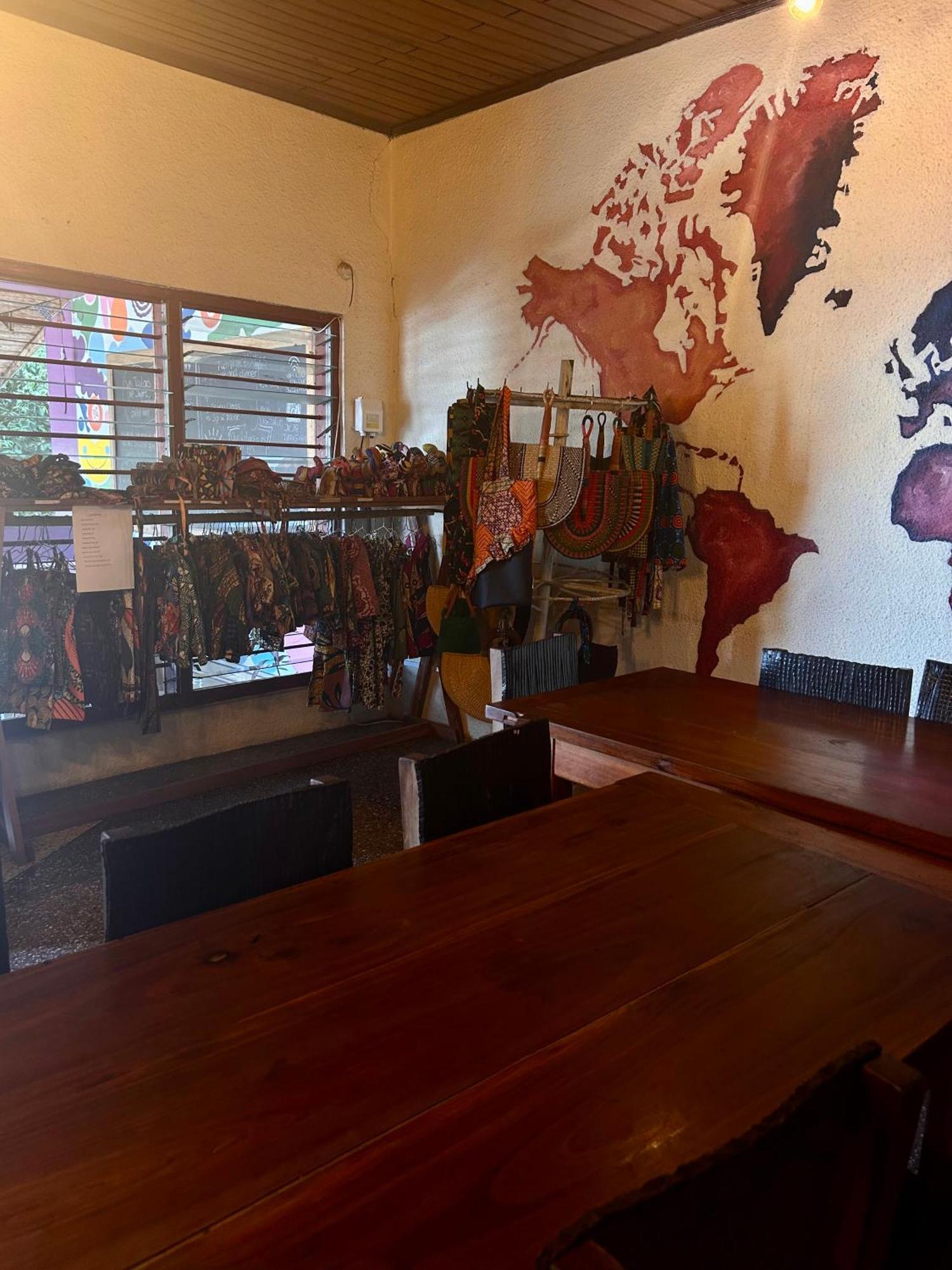 Tumi Hostel Kumasi Ngoại thất bức ảnh