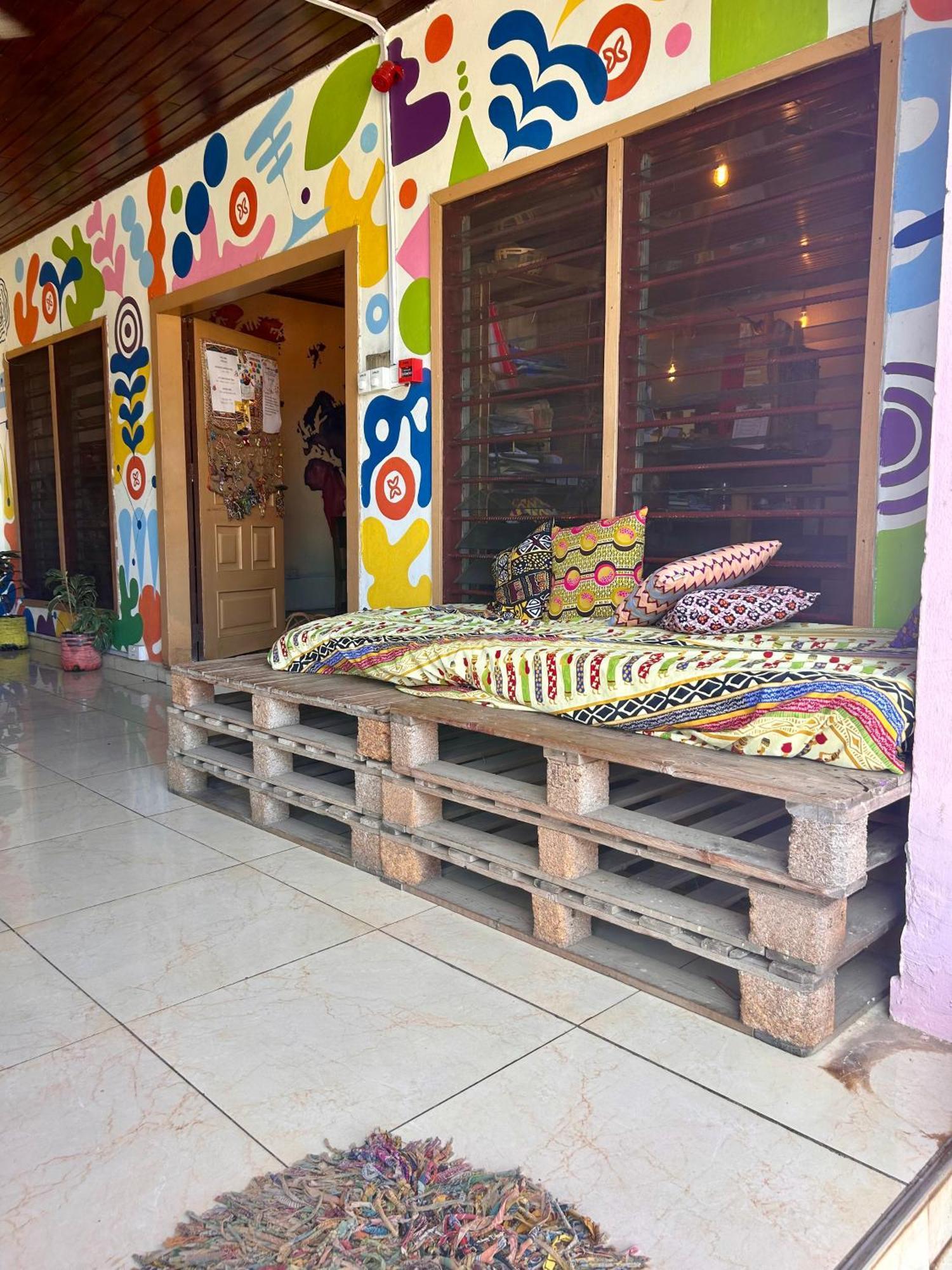 Tumi Hostel Kumasi Ngoại thất bức ảnh
